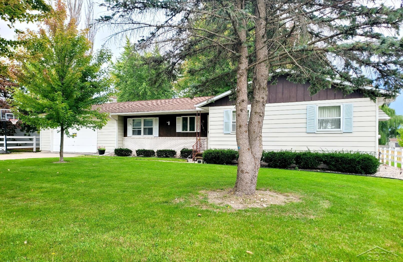 2106 Cass Avenue Road Bay City, MI 48708 - Photo 1 of 42 50091722.JPG