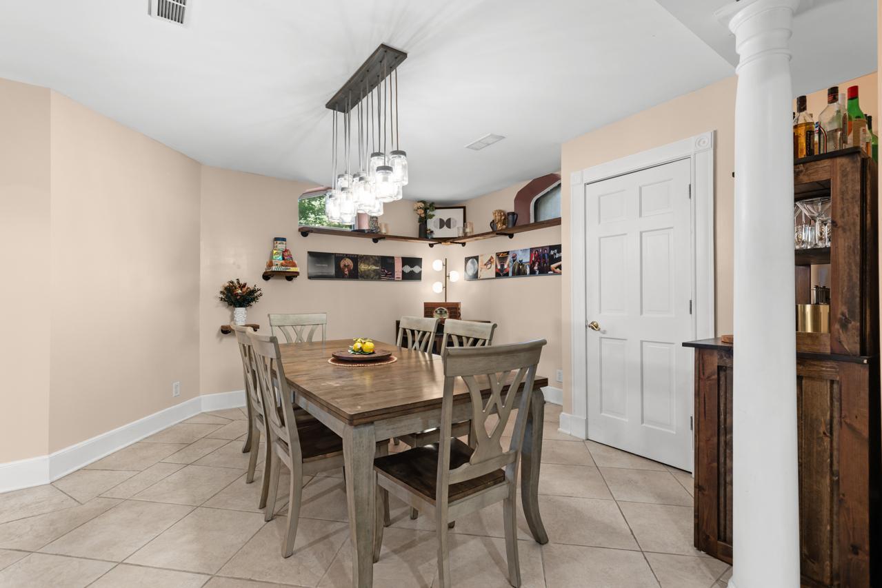 307 Ridgewood Avenue, Unit 4 Minneapolis, MN 55403 - Photo 4 of 15