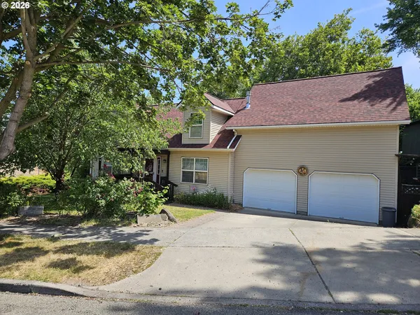 $575,000 | 1301 East 19th Street, The Dalles, OR 97058