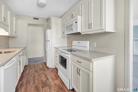 $215,000 | 289 Heritage Village, Unit C, Southbury, CT 06488