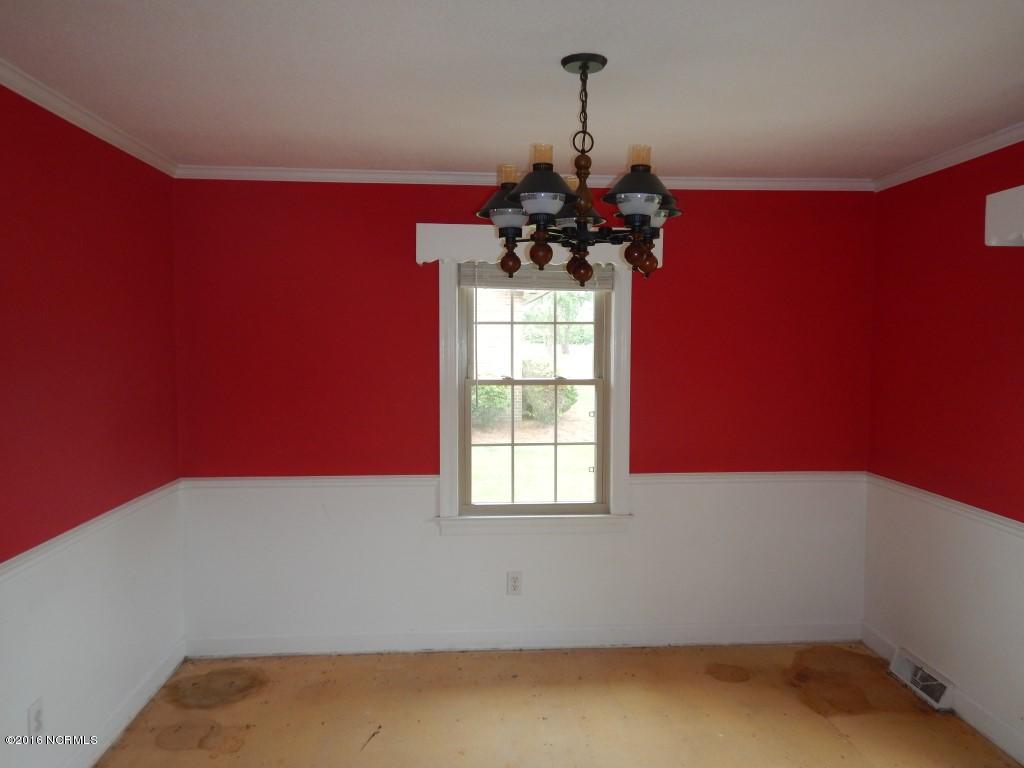 2255 Old Oak Road Kinston, NC 28504 - Photo 3 of 7 55 DINING
