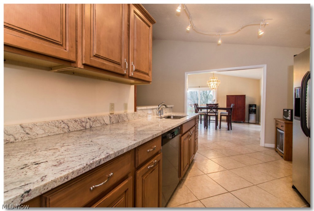31099 Pinetree Road Cleveland, OH 44124 - Photo 9 of 25