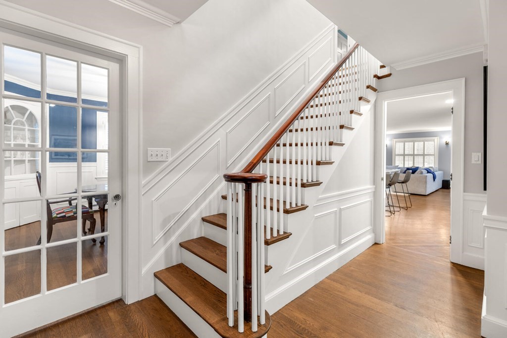 87 Whitney Road Medford, MA 02155 - Photo 4 of 42 Gallery Image 4