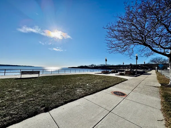 $2,275 | 145 Essex Avenue, Unit 407, Gloucester, MA 01930