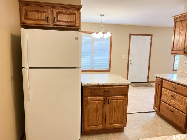 $169,900 | 1138 Breeze Way, Washington, IL 61571