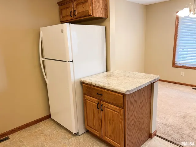 $169,900 | 1138 Breeze Way, Washington, IL 61571