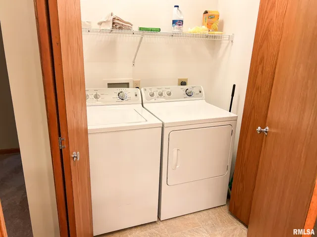 $169,900 | 1138 Breeze Way, Washington, IL 61571