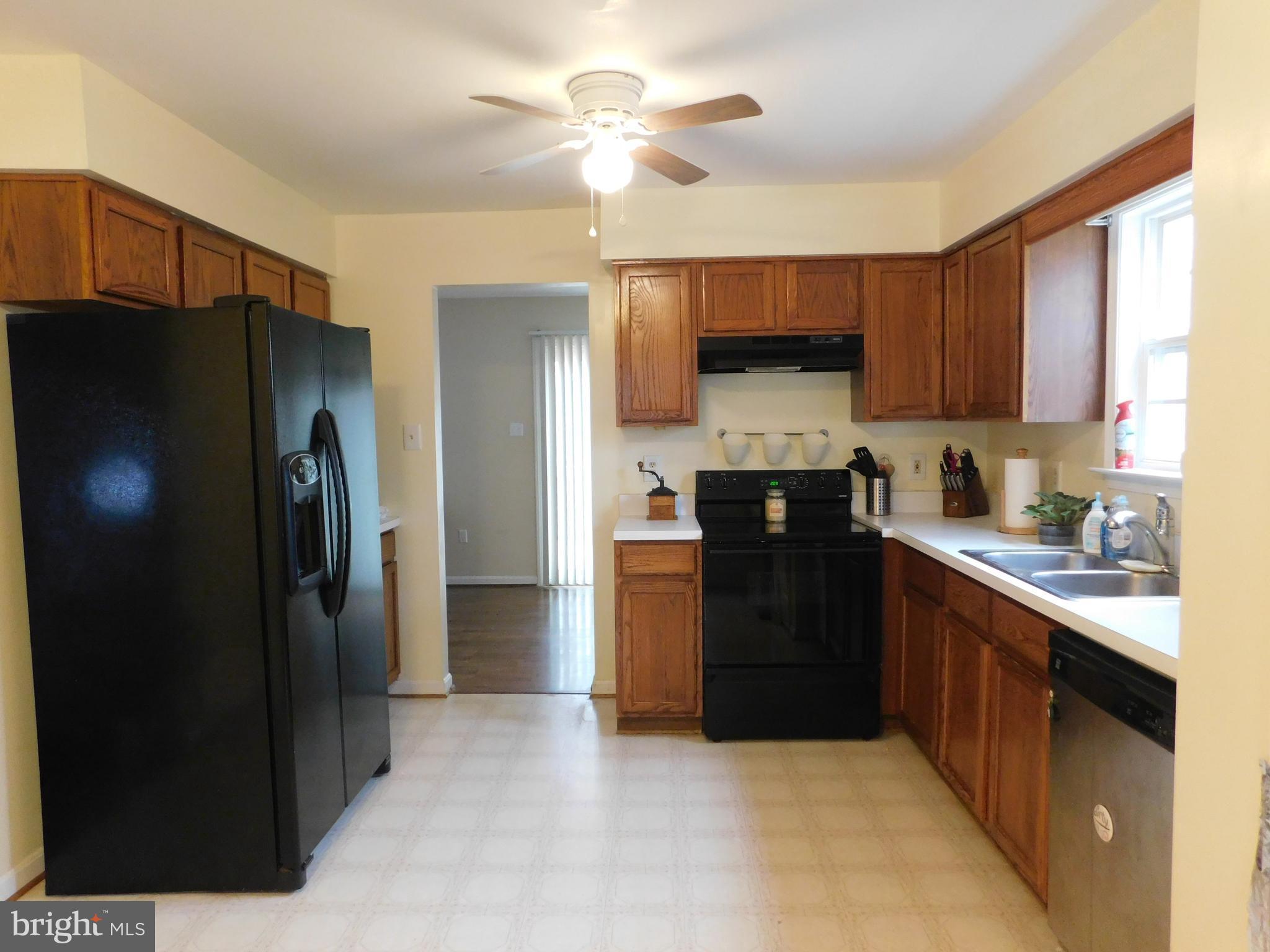 15 Myrtle Road Fredericksburg, VA 22405 - Photo 8 of 28 Kitchen