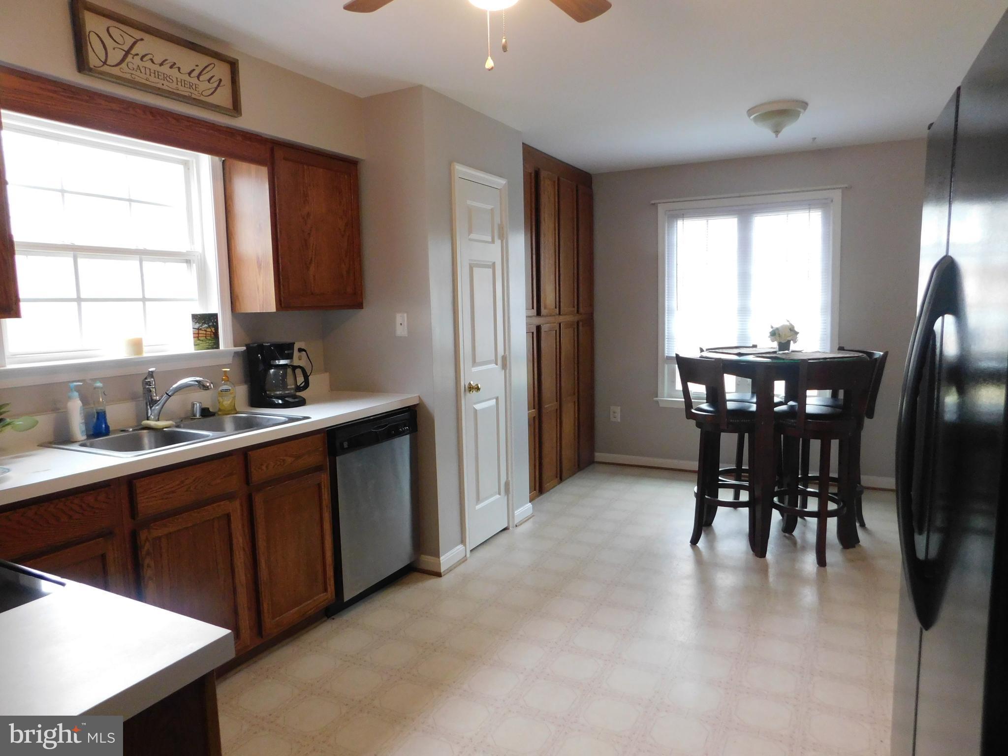 15 Myrtle Road Fredericksburg, VA 22405 - Photo 9 of 28 Kitchen