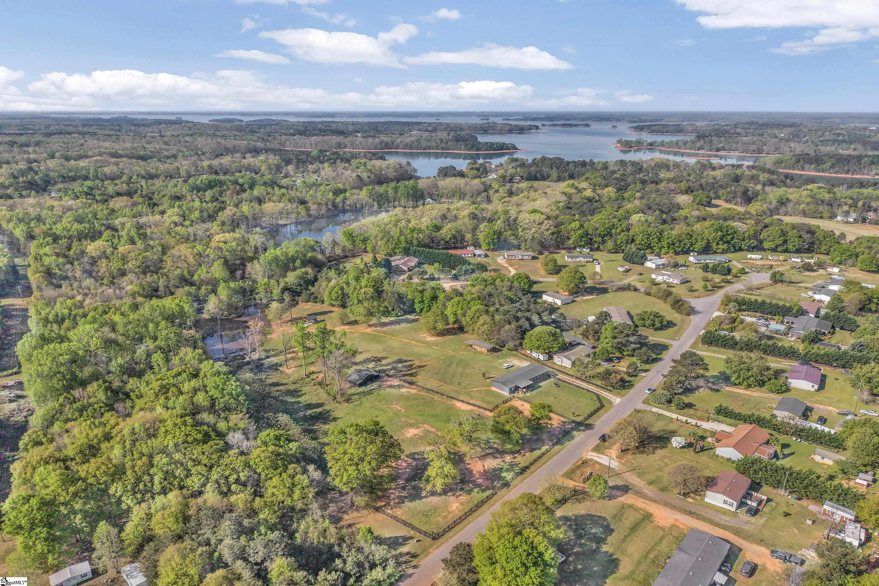 121 Capeview Lane Anderson, SC 29626 - Photo 3 of 46