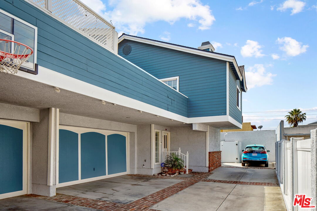 1908 Rockefeller Lane, Unit C Redondo Beach, CA 90278 - Photo 2 of 31