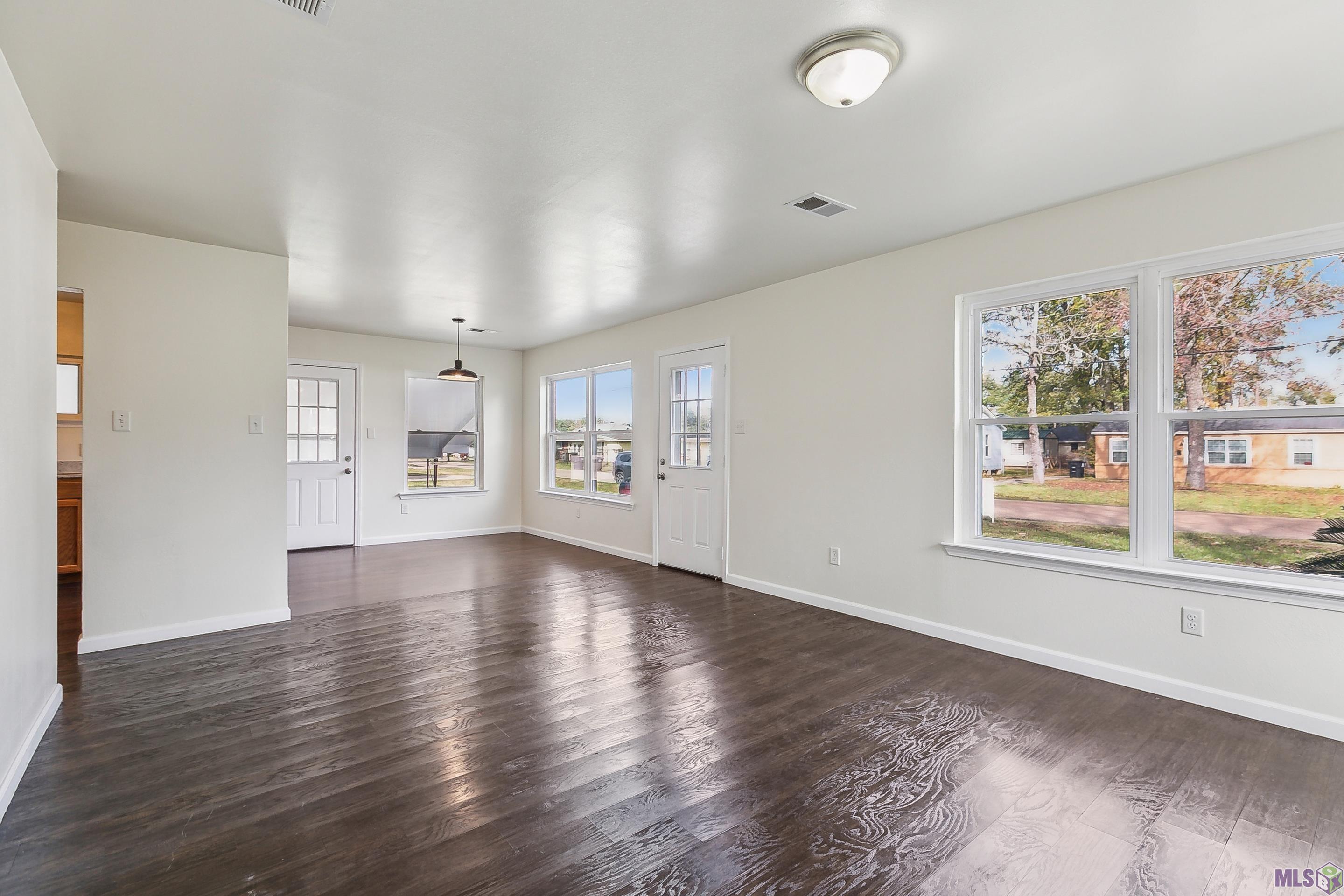 4524 Sycamore Street Baton Rouge, LA 70805 - Photo 2 of 9