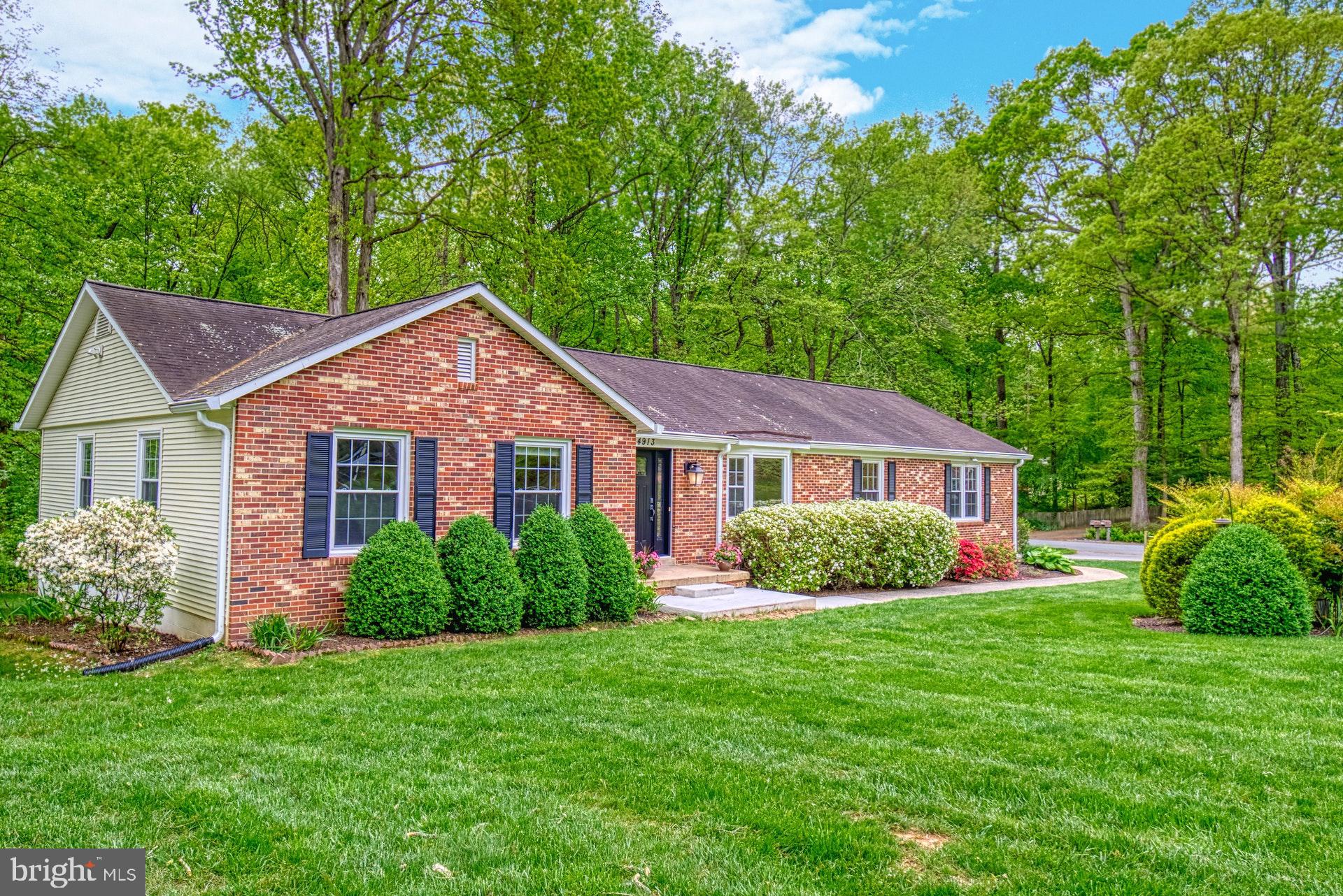 4913 Pheasant Ridge Road Fairfax, VA 22030 - Photo 2 of 33 Gorgeous rambler - over 3000 sqft