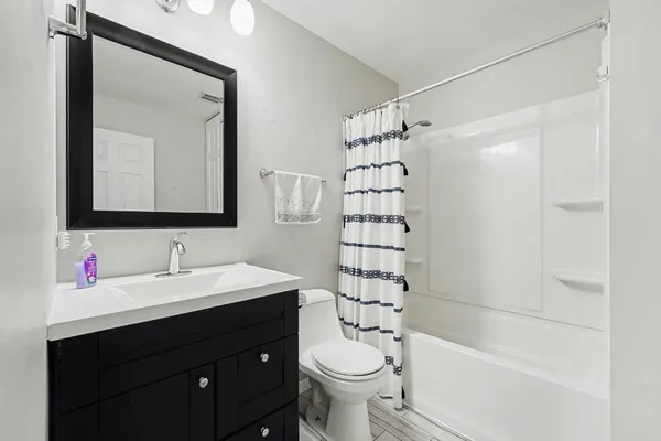 $164,900 | 121 North West Street, Unit 22, Crown Point, IN 46307