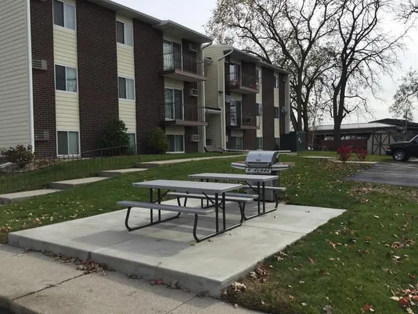 $164,900 | 121 North West Street, Unit 22, Crown Point, IN 46307