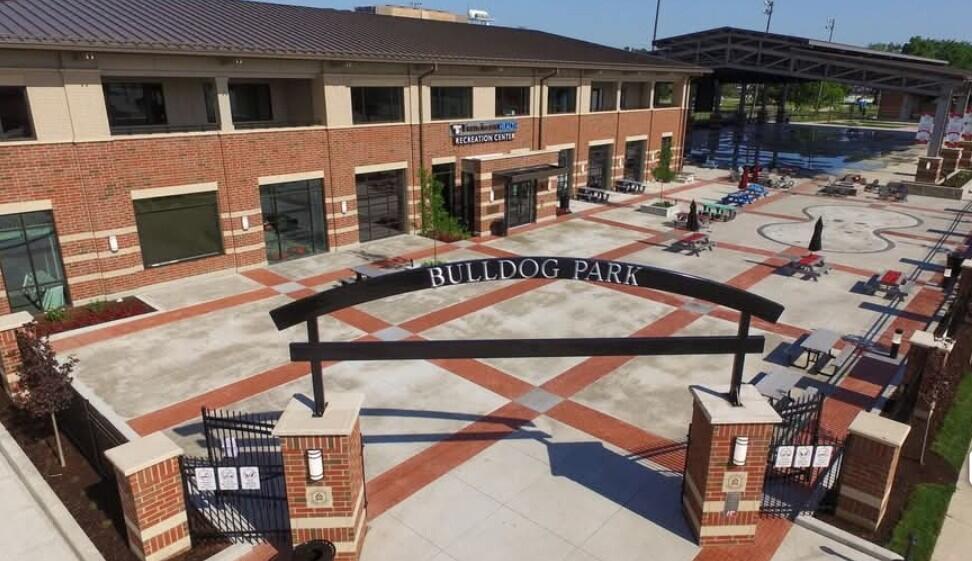 121 North West Street, Unit 22 Crown Point, IN 46307 - Photo 17 of 18 a view of a chairs and table in the patio