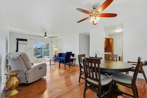 $164,900 | 121 North West Street, Unit 22, Crown Point, IN 46307