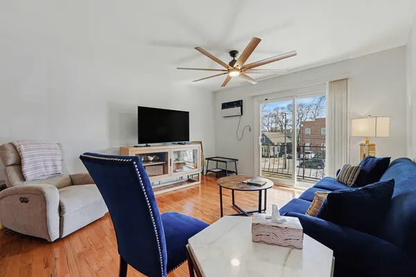 $164,900 | 121 North West Street, Unit 22, Crown Point, IN 46307