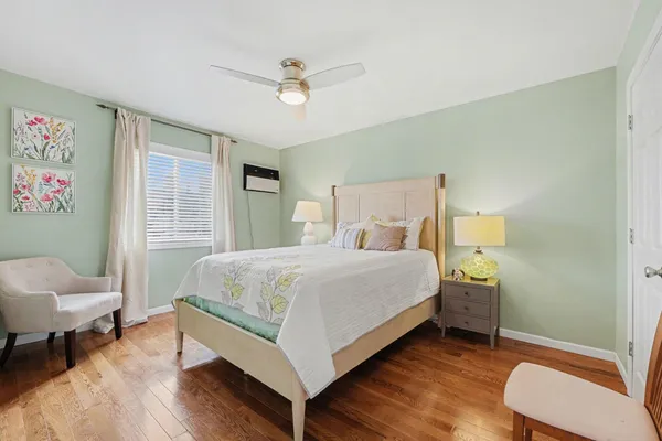 $164,900 | 121 North West Street, Unit 22, Crown Point, IN 46307