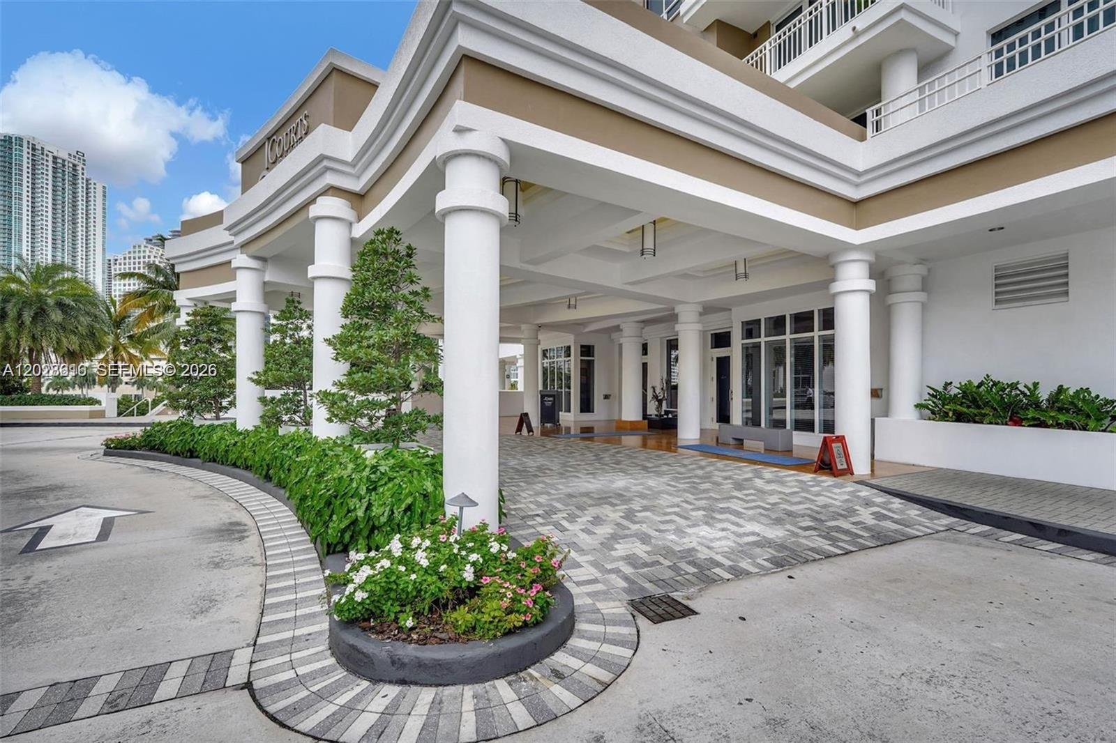 801 Brickell Key Boulevard, Unit 906 Miami, FL 33131 - Photo 26 of 29