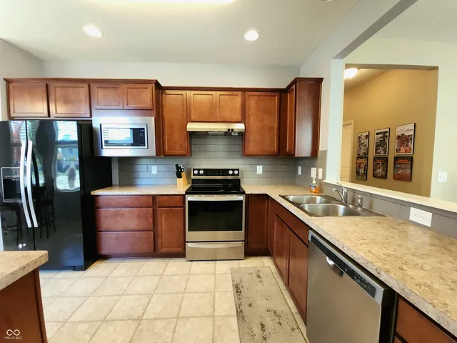 $292,900 | 5108 Silverbell Drive, Plainfield, IN 46168