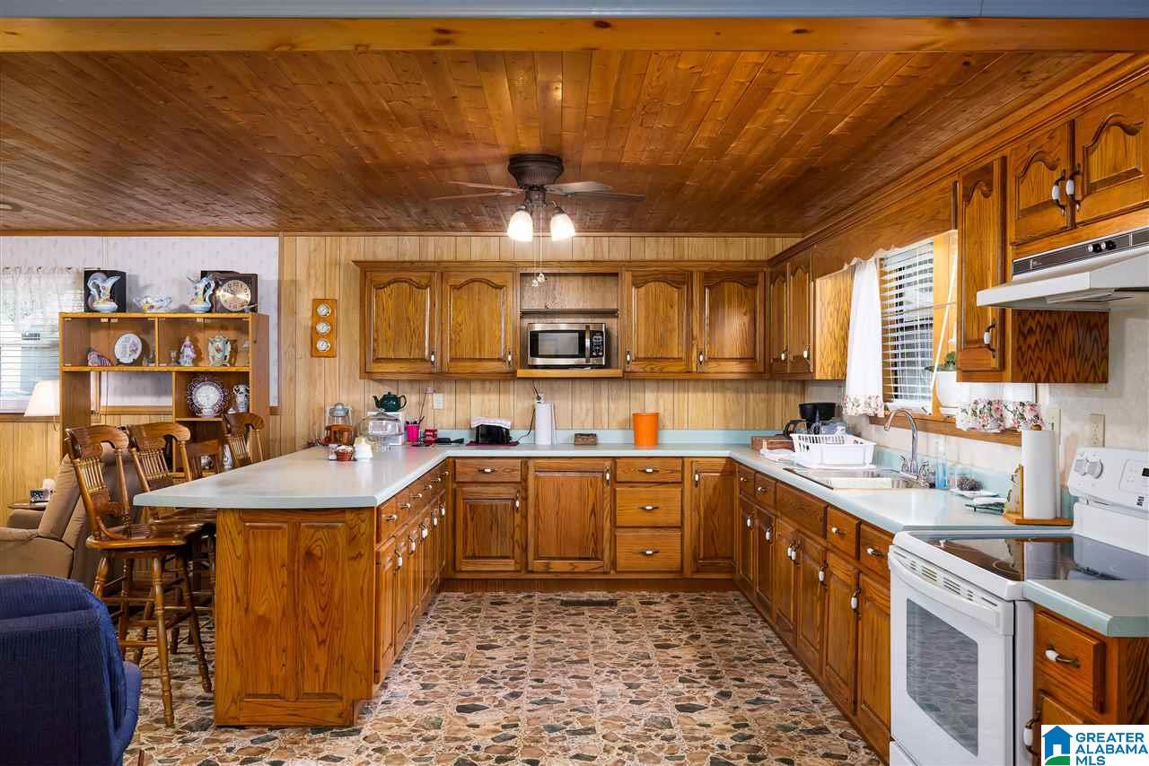 310 3rd Avenue West Oneonta, AL 35121 - Photo 11 of 27