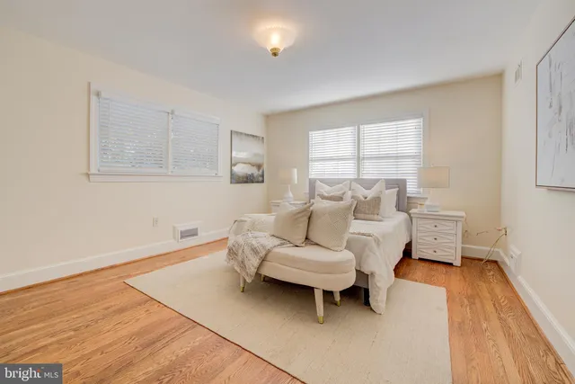 a picture of a wall with a white wall and a white wall