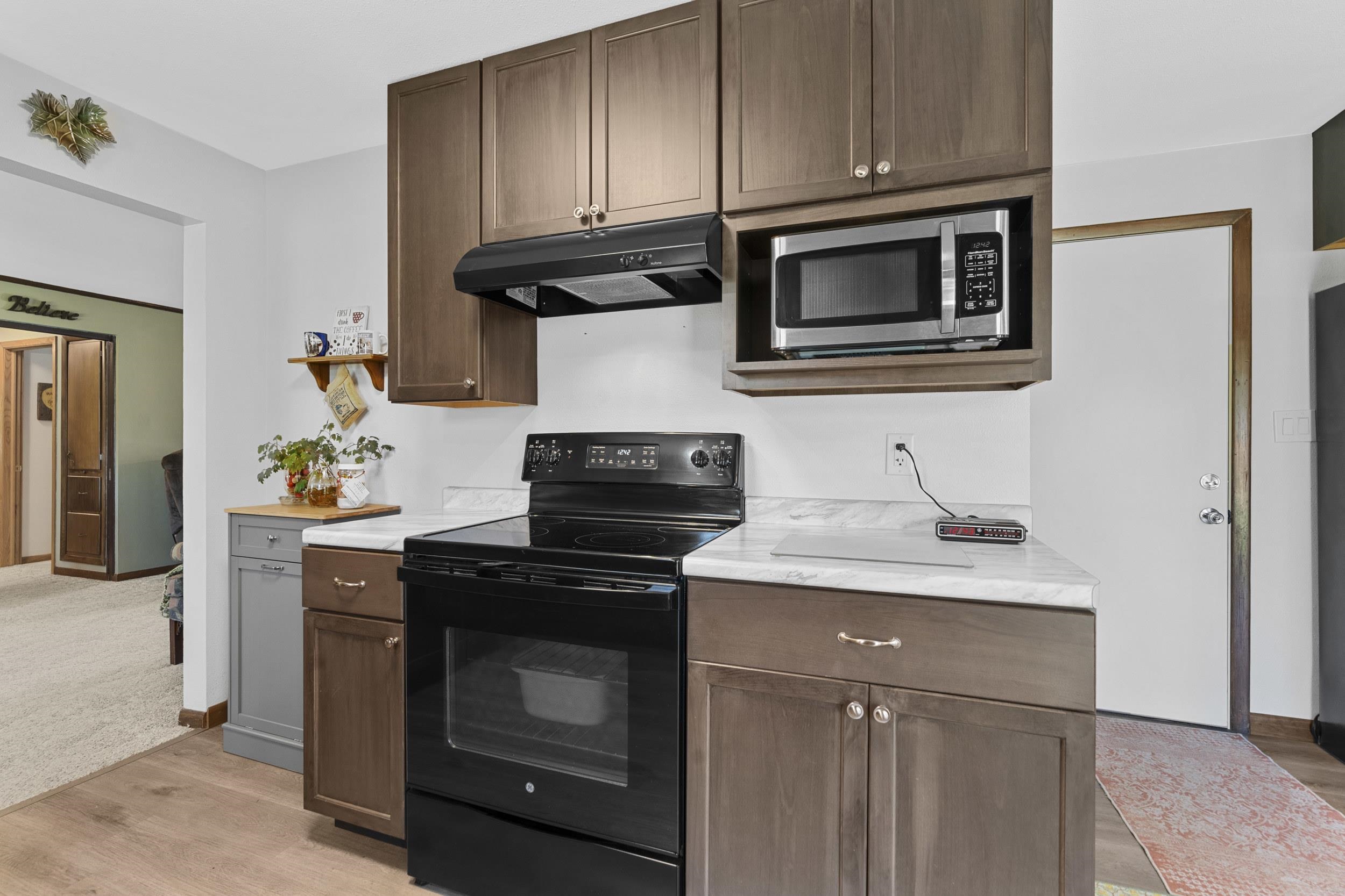618 East Harding Drive Appleton, WI 54915 - Photo 9 of 33