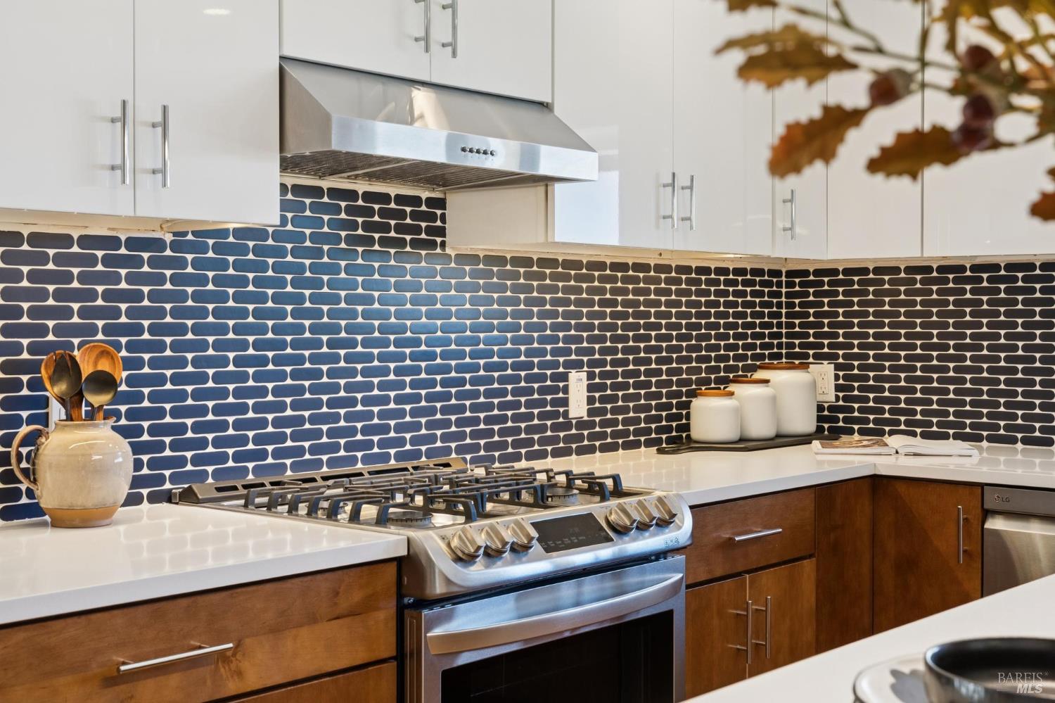 419 Montecillo Road San Rafael, CA 94903 - Photo 20 of 54 Gallery Image 20