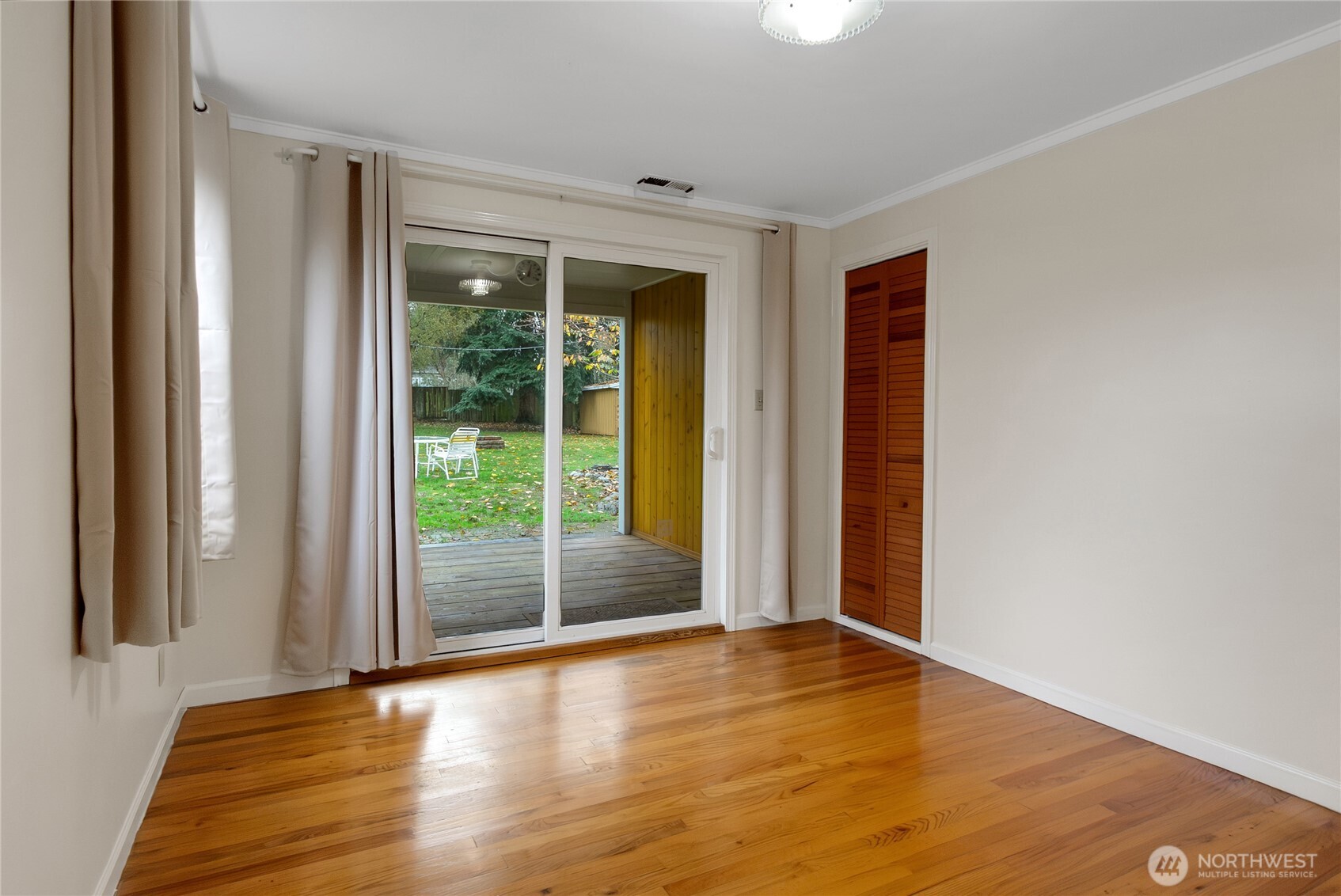 1316 Southwest 116th Street Seattle, WA 98146 - Photo 17 of 26