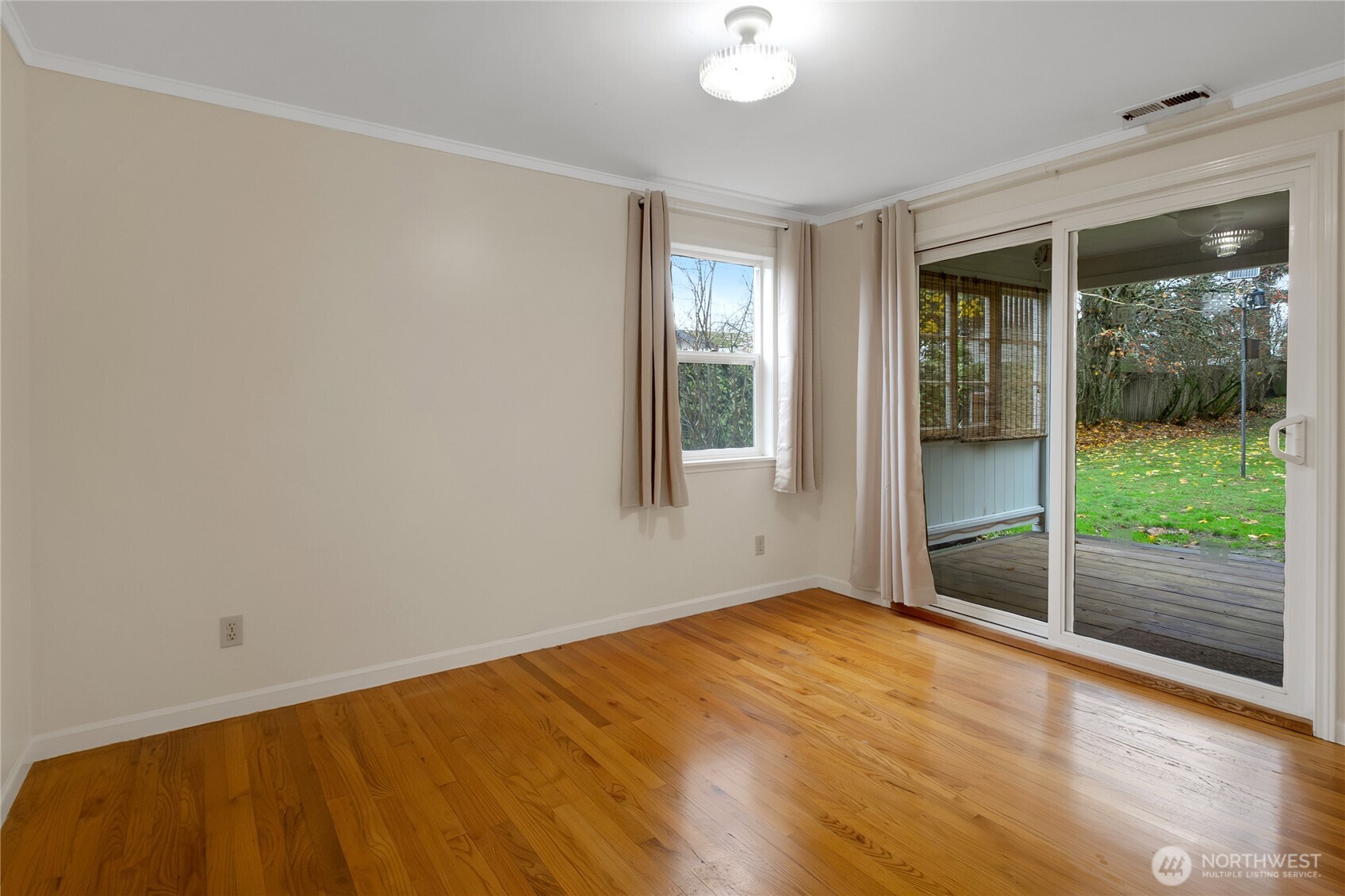 1316 Southwest 116th Street Seattle, WA 98146 - Photo 18 of 26