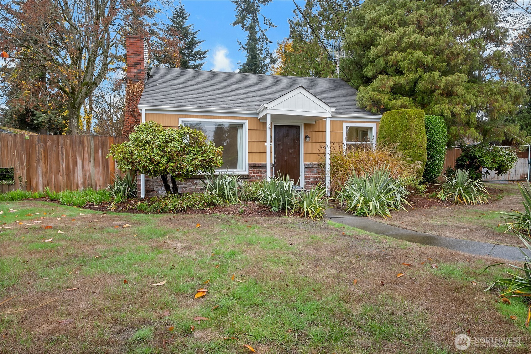 1316 Southwest 116th Street Seattle, WA 98146 - Photo 2 of 26