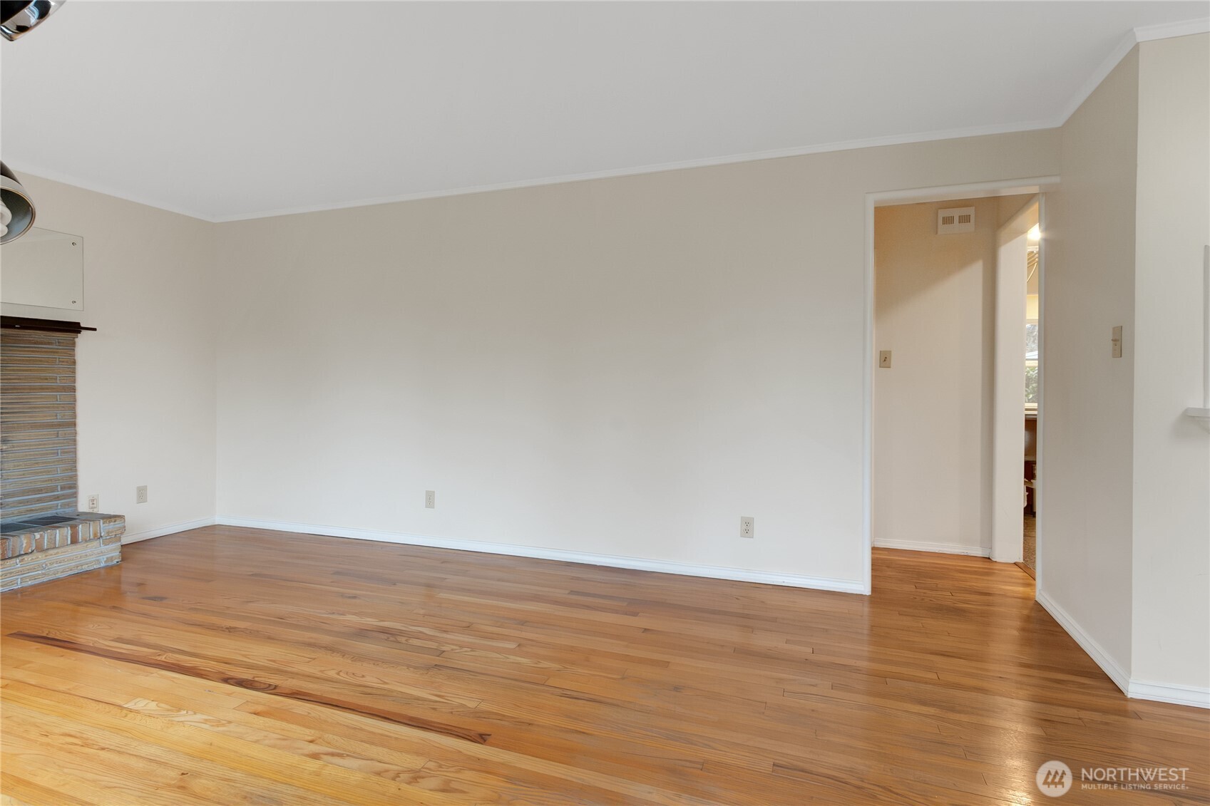 1316 Southwest 116th Street Seattle, WA 98146 - Photo 4 of 26