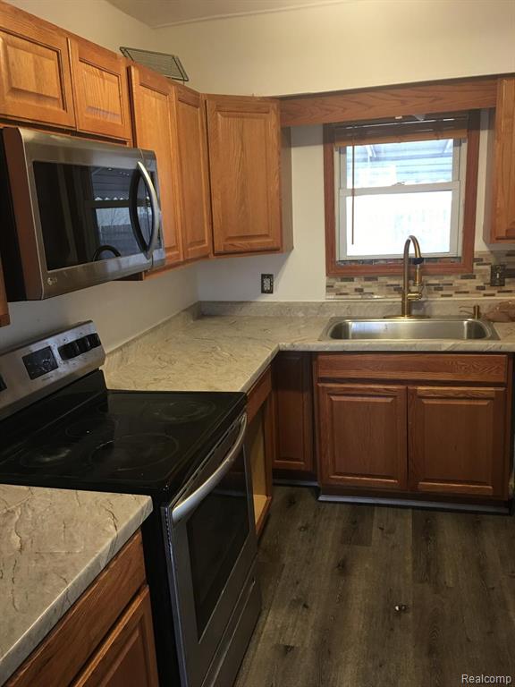 7037 Inkster Road Garden City, MI 48135 - Photo 7 of 24