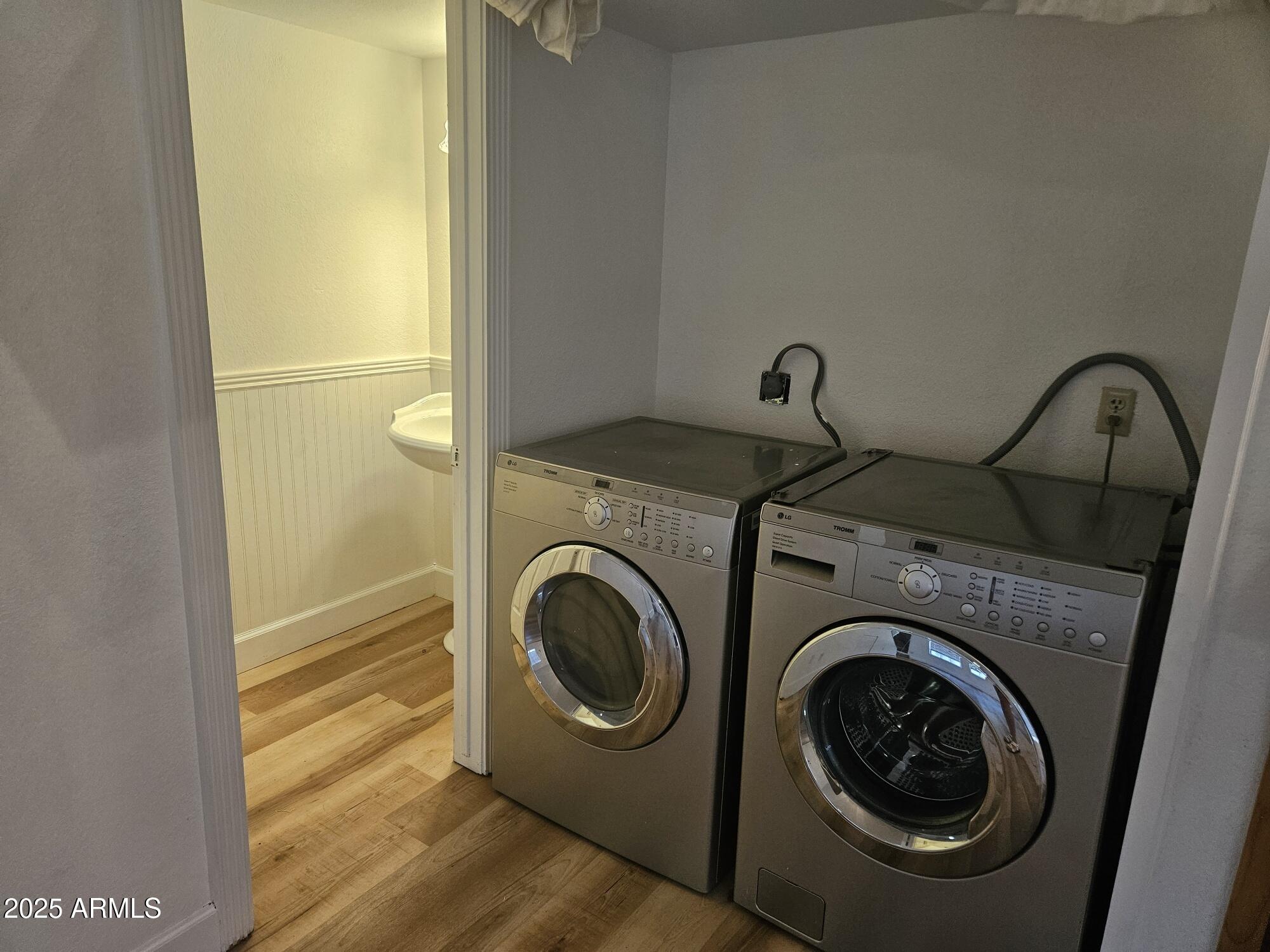 1245 West 1st Street, Unit 127 Tempe, AZ 85281 - Photo 6 of 15 a utility room with dryer and washer