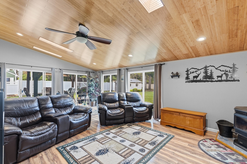 9 Joseph Street Acushnet, MA 02743 - Photo 4 of 42
