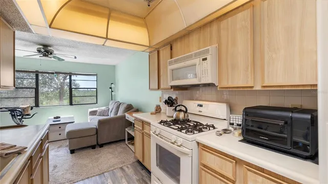 $199,900 | 8198 Terrace Garden Drive North, Unit 304, St. Petersburg, FL 33709