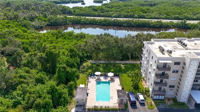 $199,900 | 8198 Terrace Garden Drive North, Unit 304, St. Petersburg, FL 33709