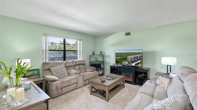 $199,900 | 8198 Terrace Garden Drive North, Unit 304, St. Petersburg, FL 33709