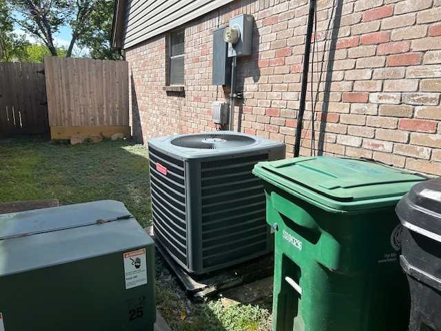 9615 Colleen Road Houston, TX 77080 - Photo 17 of 18 COOL IN THE SUMMERTIME