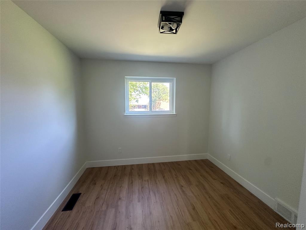 25274 Middlebelt Road Farmington Hills, MI 48336 - Photo 30 of 44