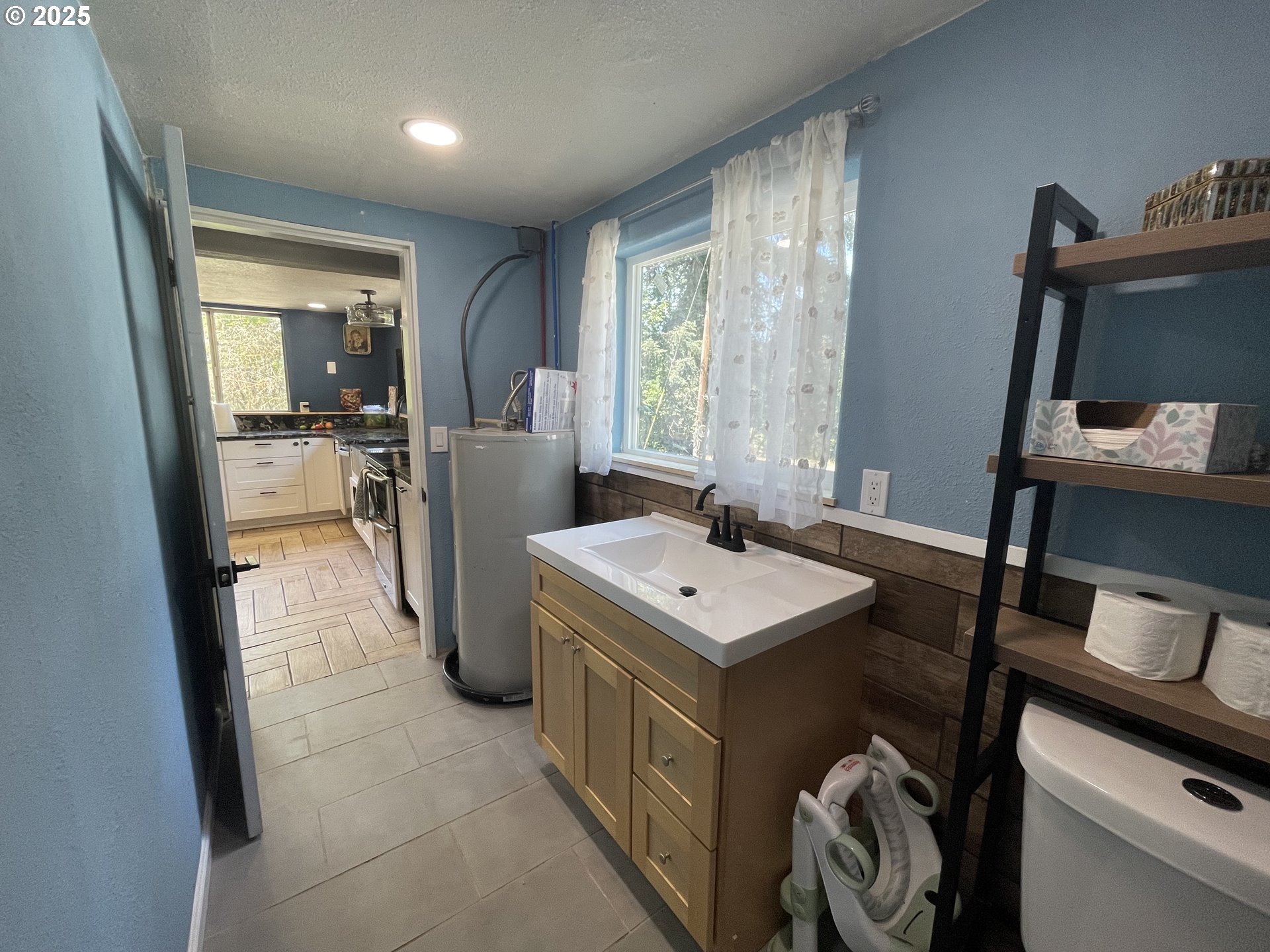 53621 Weekly Creek Road Myrtle Point, OR 97458 - Photo 11 of 34