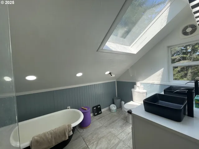 $334,900 | 53621 Weekly Creek Road, Myrtle Point, OR 97458