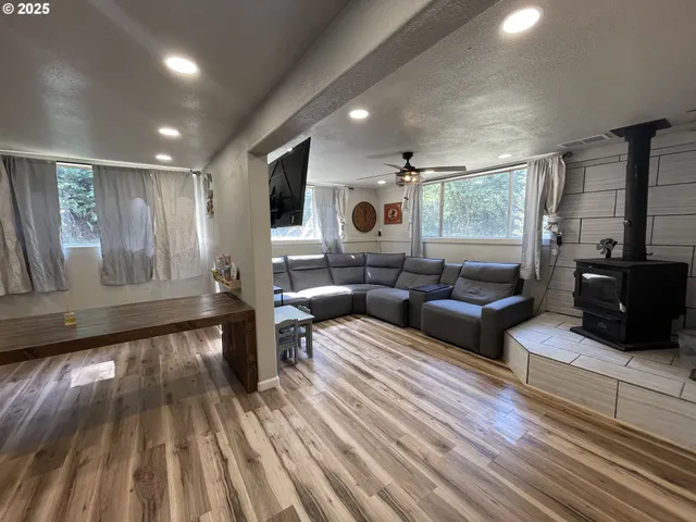 $334,900 | 53621 Weekly Creek Road, Myrtle Point, OR 97458