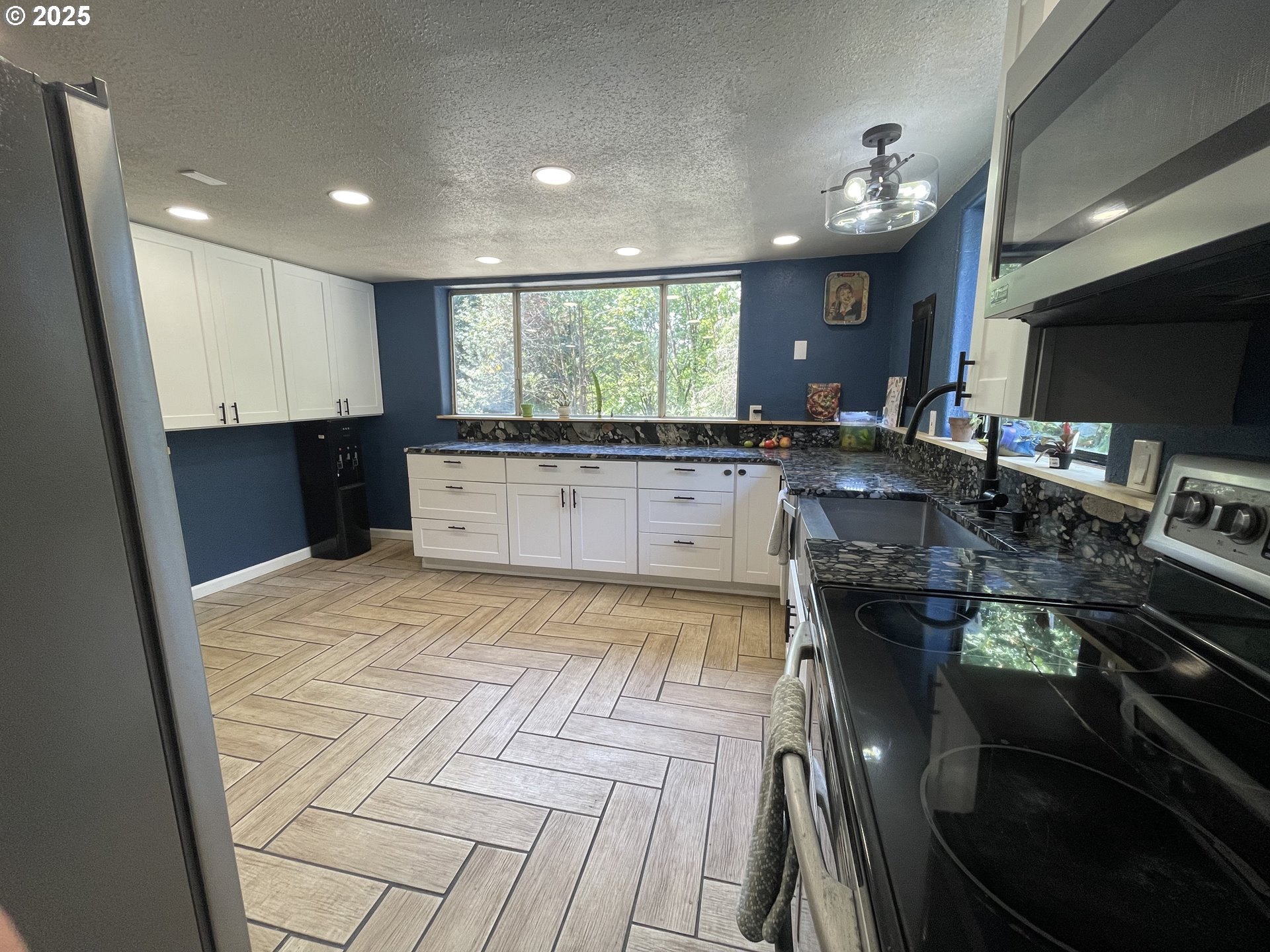 53621 Weekly Creek Road Myrtle Point, OR 97458 - Photo 9 of 34