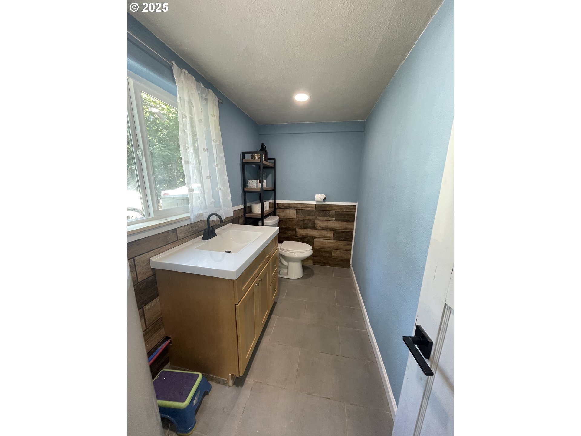 53621 Weekly Creek Road Myrtle Point, OR 97458 - Photo 10 of 34