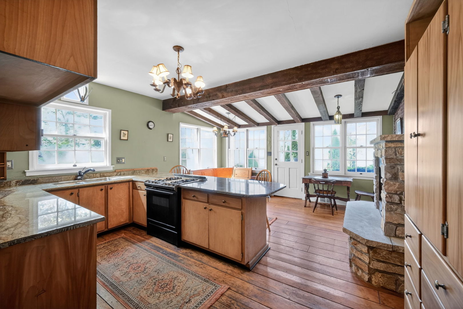 36W927 Red Gate Road St. Charles, IL 60175 - Photo 6 of 47