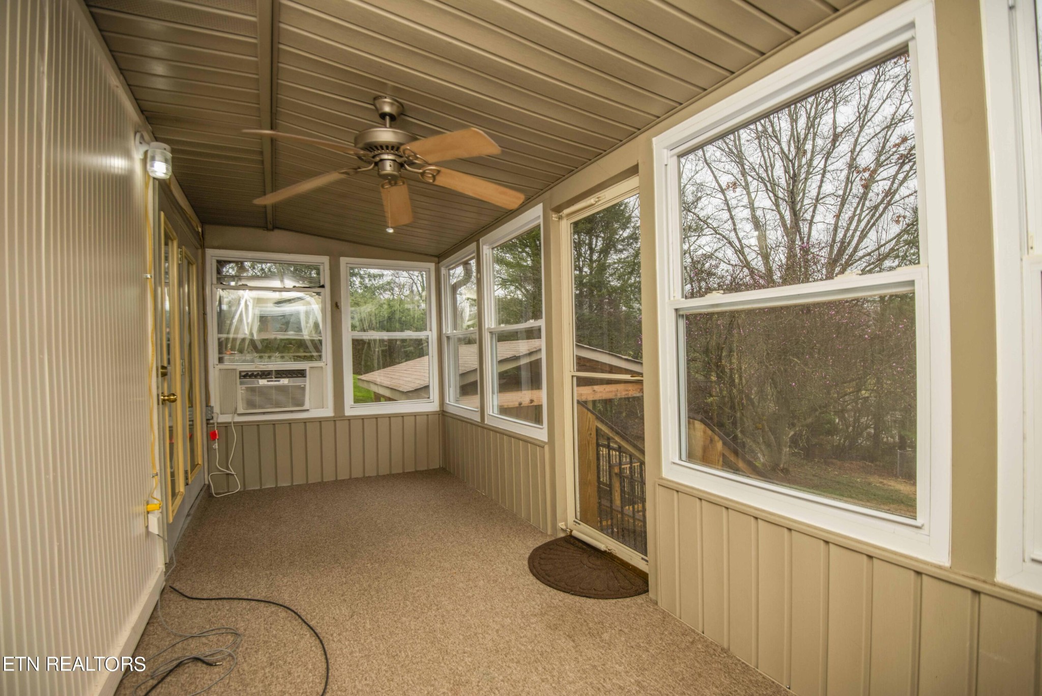412 Farmer's Hollow Road Clinton, TN 37716 - Photo 37 of 51
