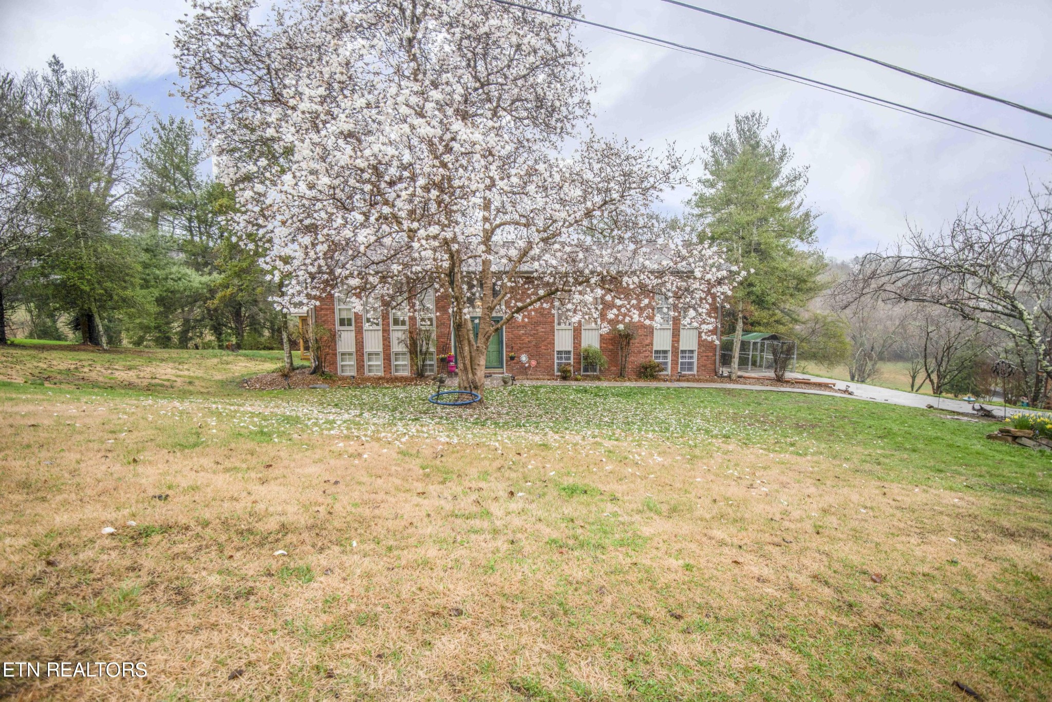412 Farmer's Hollow Road Clinton, TN 37716 - Photo 5 of 51