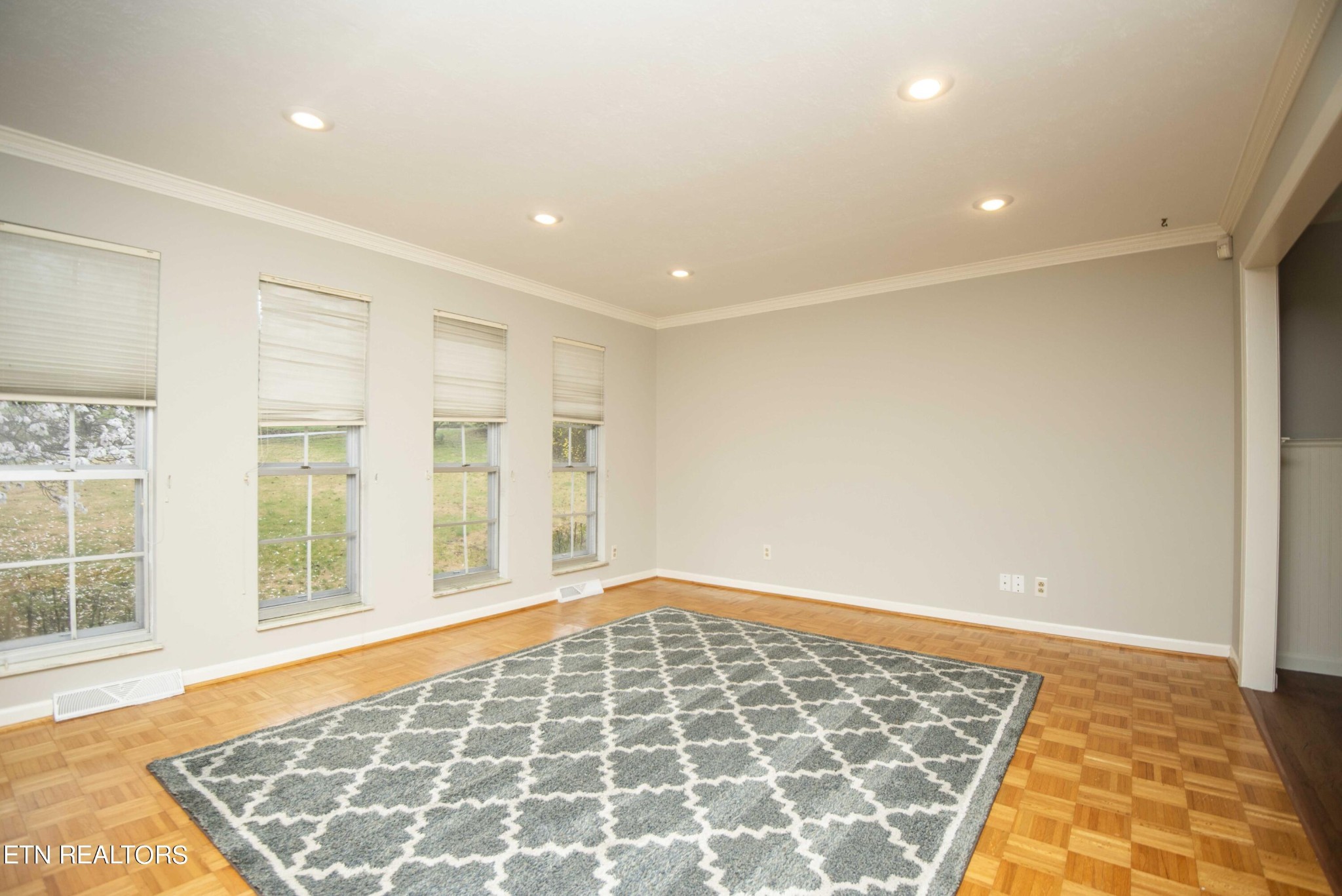 412 Farmer's Hollow Road Clinton, TN 37716 - Photo 8 of 51
